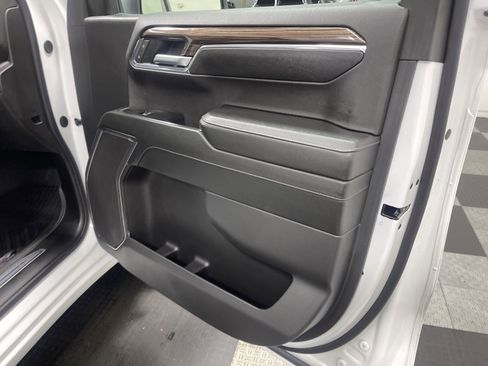 Used 2024 Chevrolet Silverado 1500 LT w/ Z71 Off-Road Package image 23