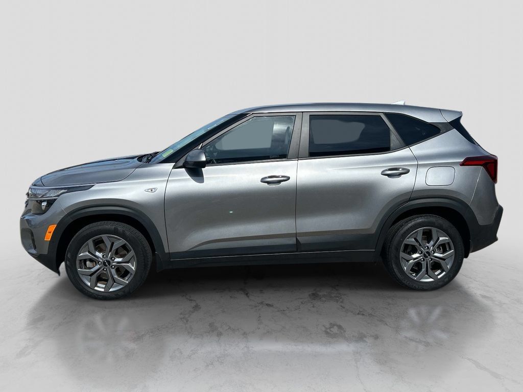 Used 2024 Kia Seltos LX AWD/4WD image 2