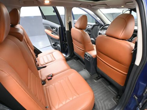 Used 2018 Nissan Rogue AWD image 42