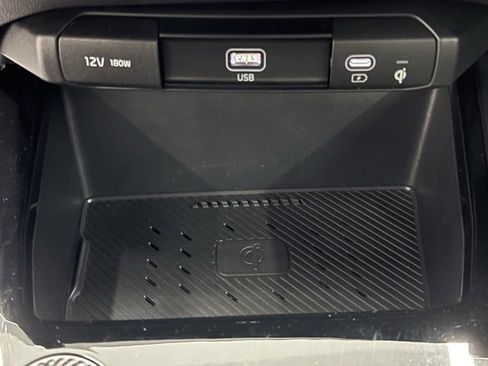 Used 2023 Kia Niro EX image 26