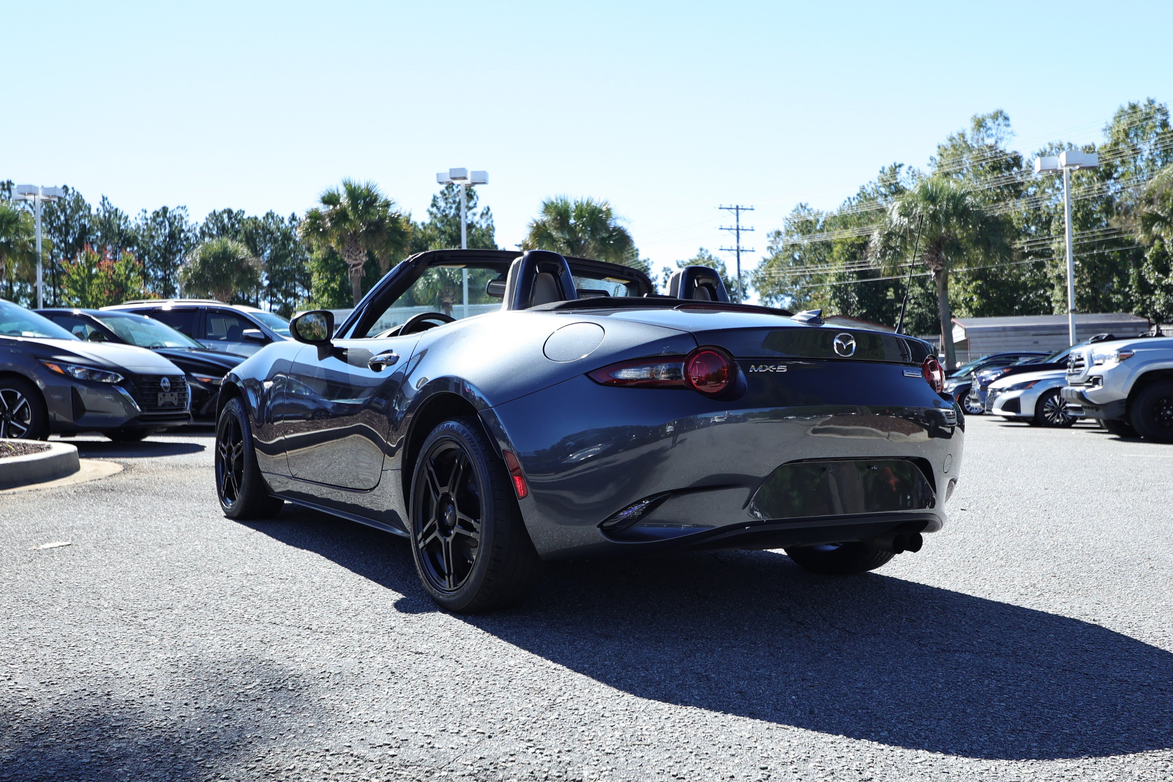 Used 2016 MAZDA MX-5 Miata Grand Touring RWD image 8