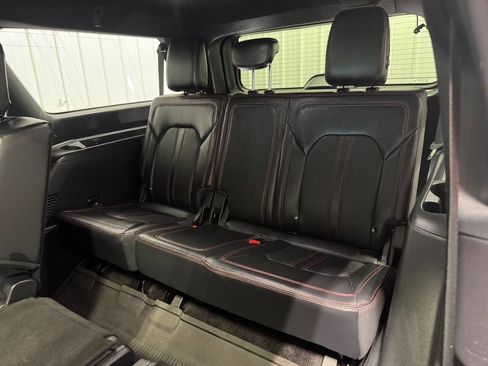 Used 2022 Ford Expedition Max Limited image 17