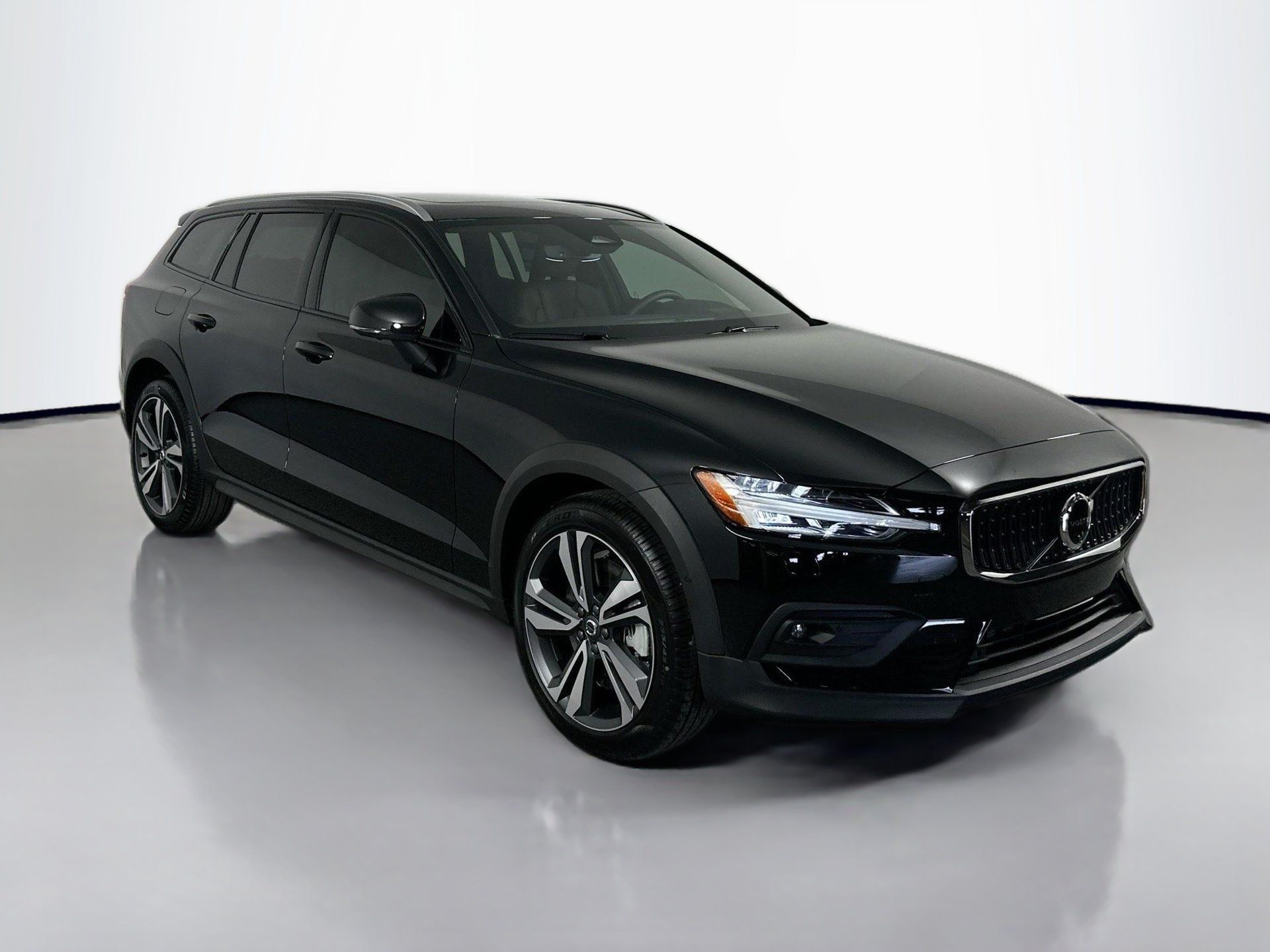 New 2026 Volvo V60 B5 Cross Country Plus w/ Protection Package Premier AWD/4WD image 3
