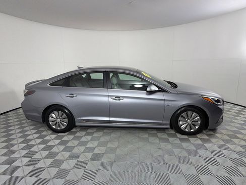 Used 2016 Hyundai Sonata SE FWD image 4