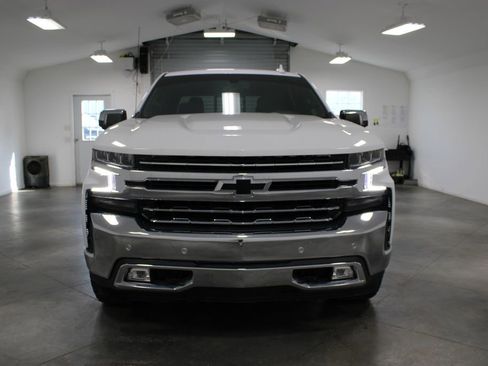 Used 2022 Chevrolet Silverado 1500 LTZ AWD/4WD image 3