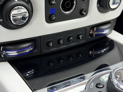 Used 2018 Rolls-Royce Ghost RWD image 25