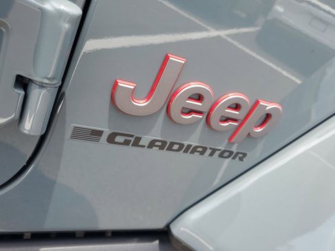 New 2026 Jeep Gladiator Rubicon w/ Safety Group AWD/4WD image 6