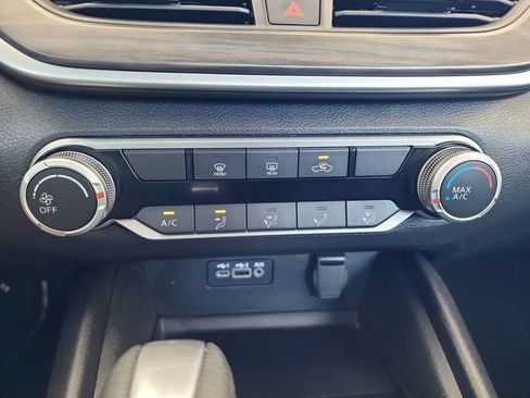 Used 2025 Nissan Altima 2.5 SV FWD image 26