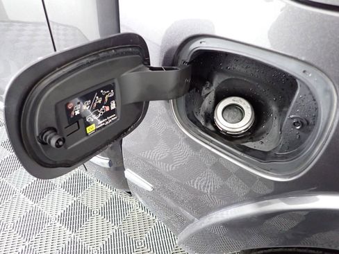 Used 2021 RAM 1500 Limited w/ Off Road Group image 44