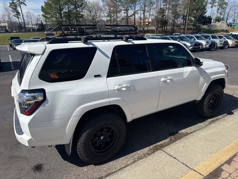 Used 2021 Toyota 4Runner SR5 Premium image 2