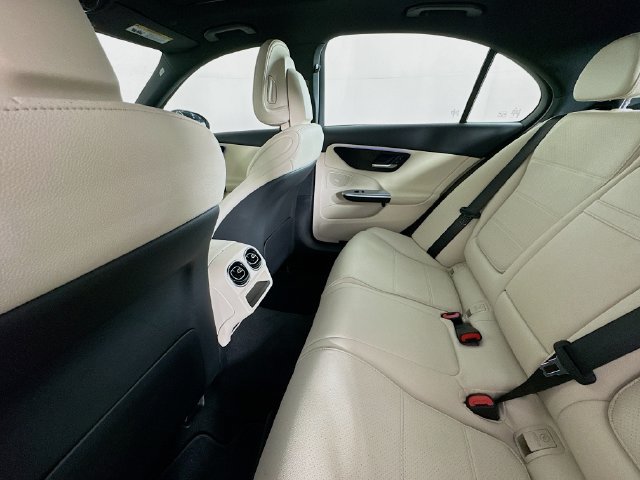 Used 2025 Mercedes-Benz C 300 Sedan image 21