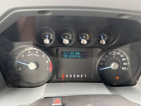Used 2015 Ford F250 XL w/ Power Equipment Group AWD/4WD image 12