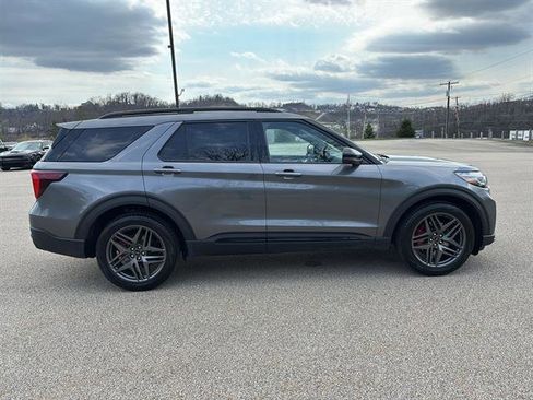 New 2026 Ford Explorer ST w/ Sun And Sound Package image 5