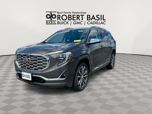 Used 2019 GMC Terrain Denali w/ Advanced Safety Package AWD/4WD image 4
