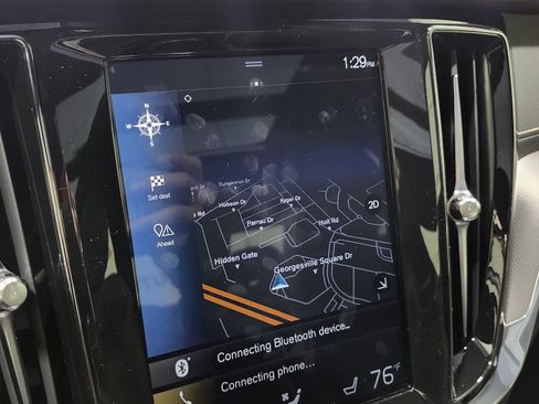 Used 2020 Volvo S60 T6 R-Design image 7