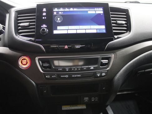 Used 2023 Honda Passport TrailSport image 32