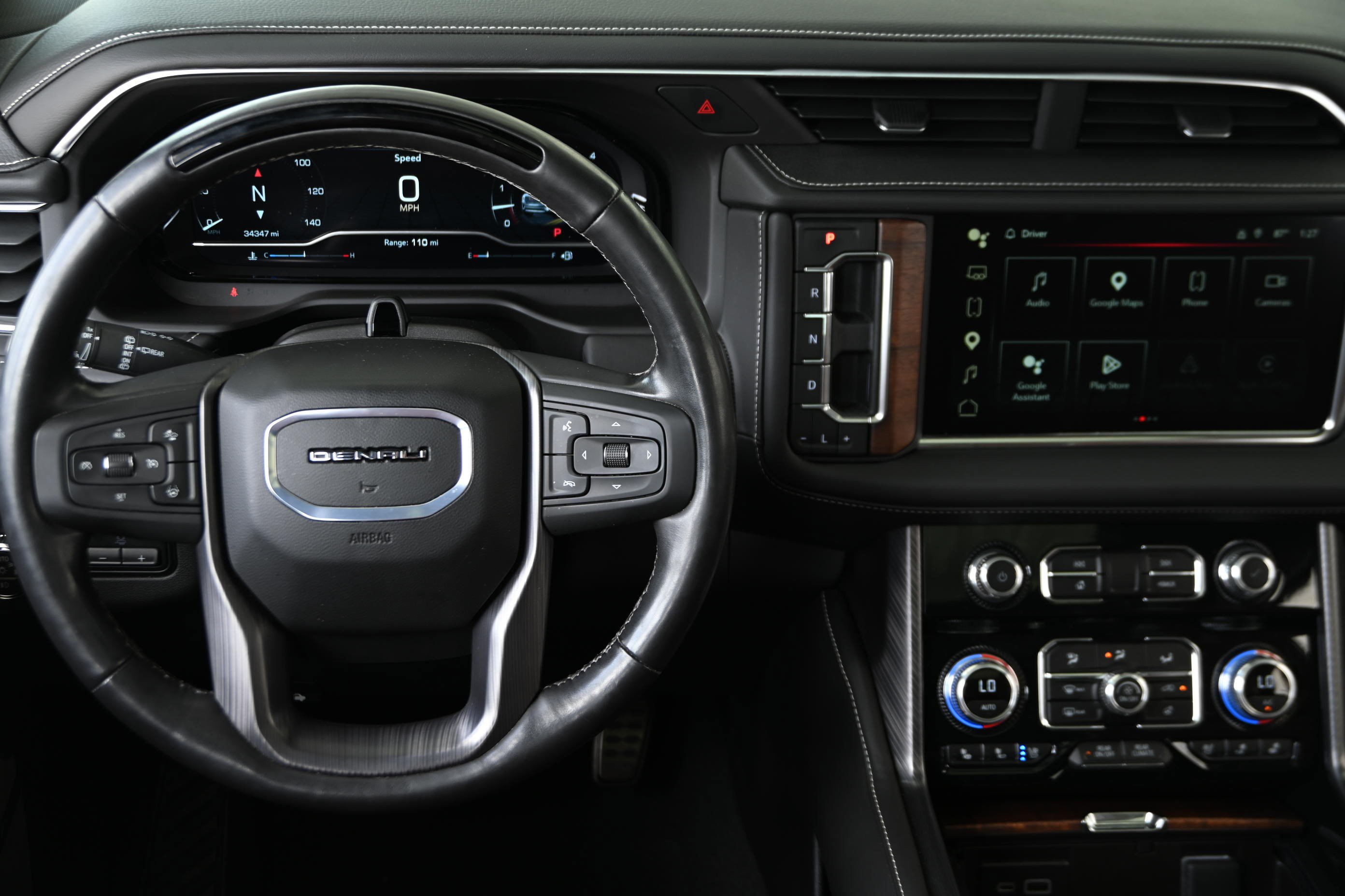 Used 2024 GMC Yukon XL Denali Ultimate AWD/4WD image 17