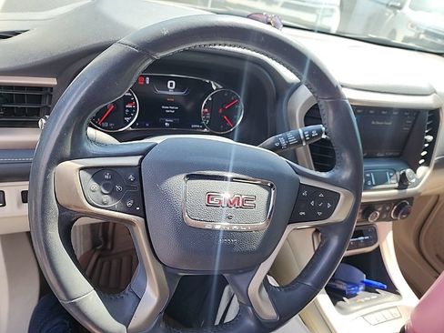 Used 2021 GMC Acadia Denali w/ Denali Ultimate Package AWD/4WD image 7