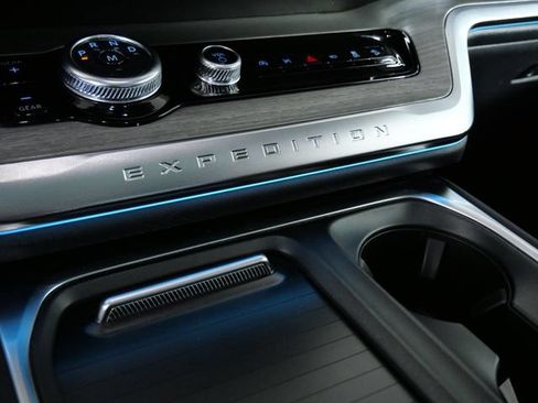 Certified 2025 Ford Expedition Platinum AWD/4WD image 24