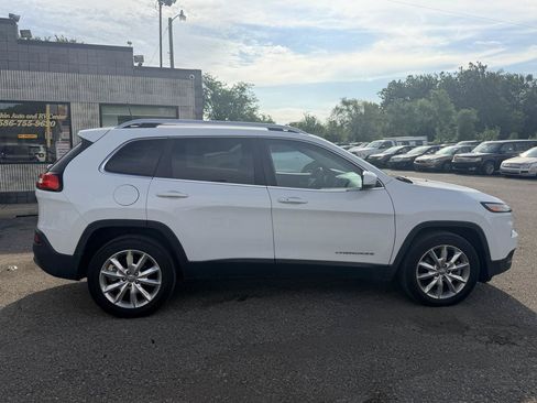 Used 2016 Jeep Cherokee Limited FWD image 6