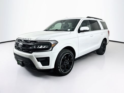 Used 2024 Ford Expedition Limited RWD image 3