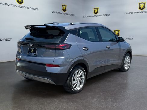 Used 2023 Chevrolet Bolt EUV LT w/ Comfort Package FWD image 5
