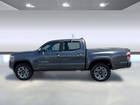 Used 2019 Toyota Tacoma Limited RWD image 2