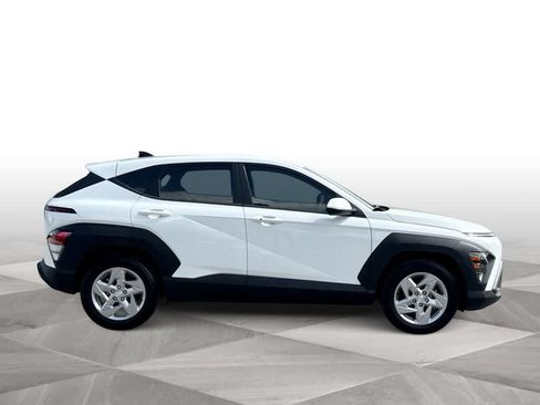 Used 2025 Hyundai Kona SE FWD image 9