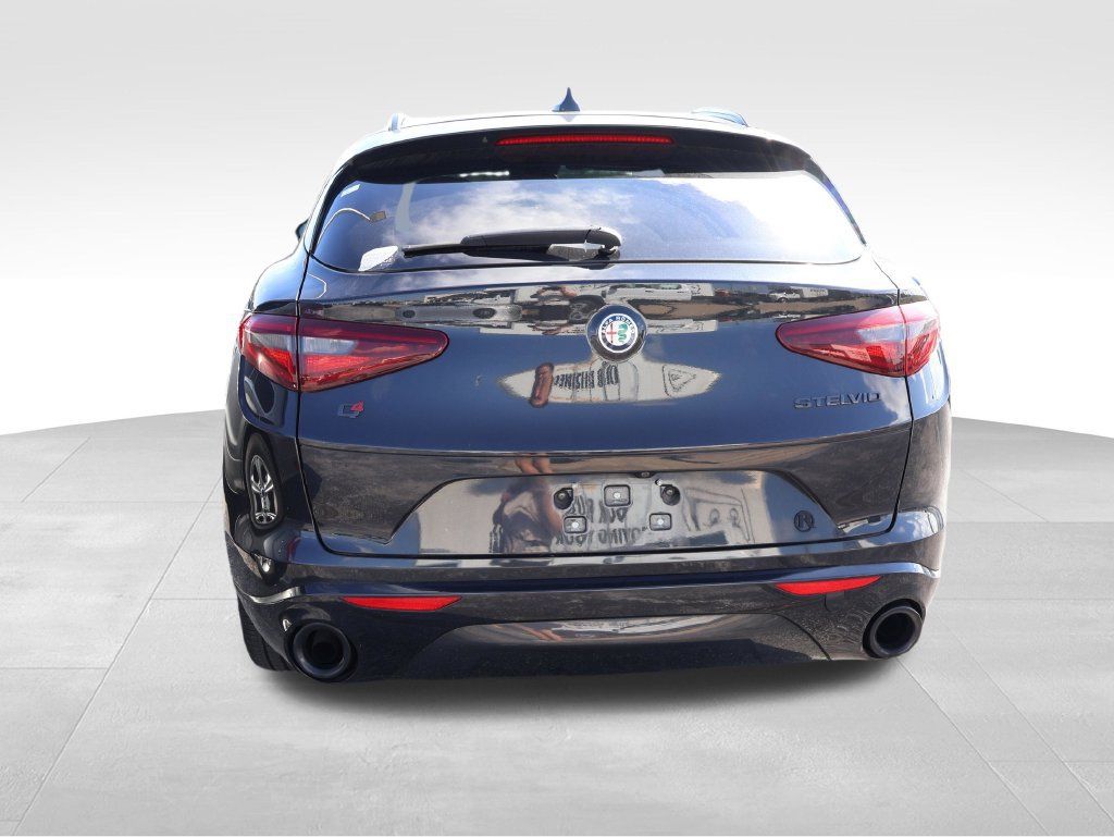 Used 2020 Alfa Romeo Stelvio Ti w/ Nero Edizione AWD/4WD image 20