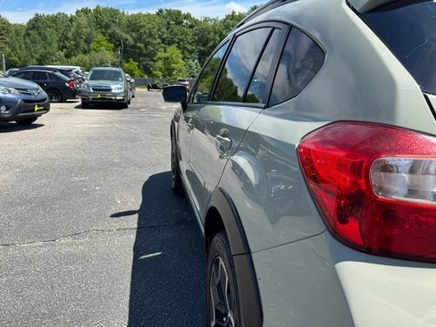 Used 2016 Subaru Crosstrek 2.0i Limited AWD/4WD image 16