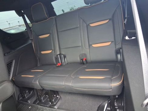 Used 2024 GMC Yukon AT4 w/ AT4 Premium Package AWD/4WD image 17