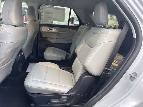 New 2026 Ford Explorer Active w/ Active Comfort Package image 19