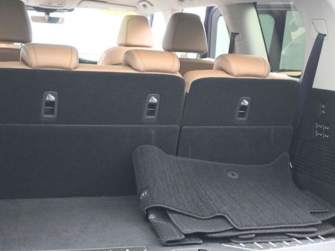 Certified 2025 INFINITI QX80 Luxe image 23