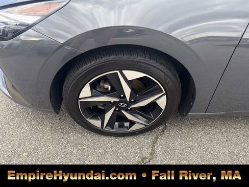 Used 2023 Hyundai Elantra Limited w/ Cargo Package image 11