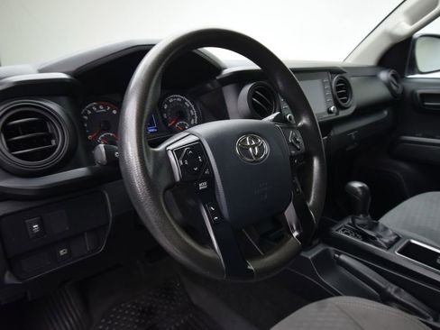 Used 2020 Toyota Tacoma SR image 12