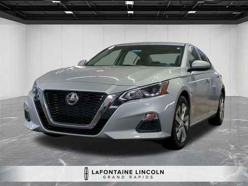 Used 2020 Nissan Altima 2.5 S image 1