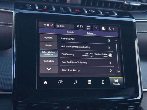 Used 2024 Jeep Grand Cherokee L Laredo image 29