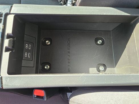 Used 2025 Toyota Prius LE image 27