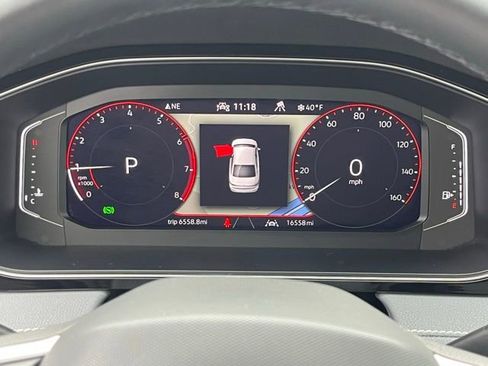 Certified 2025 Volkswagen Jetta SEL image 36