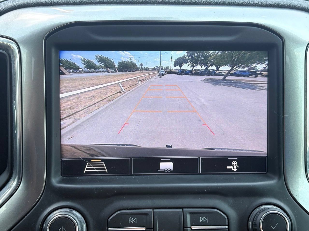 Used 2020 Chevrolet Silverado 1500 RST AWD/4WD image 10