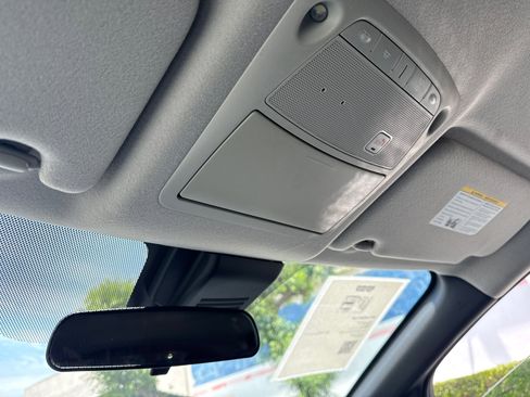 Used 2022 Nissan Leaf SV FWD image 29