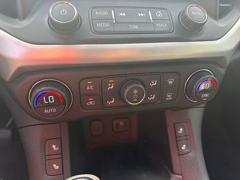 Used 2017 GMC Acadia SLT FWD image 13