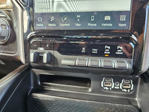 Used 2022 RAM 1500 Limited image 8