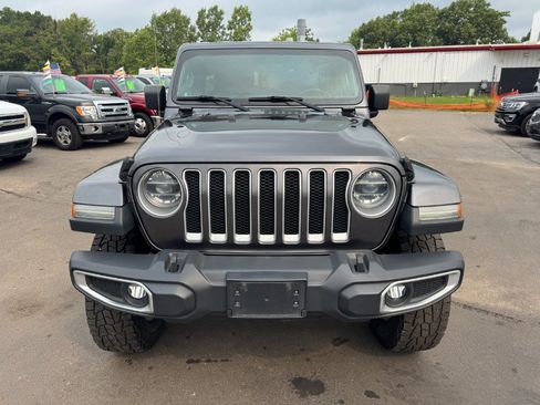 Used 2018 Jeep Wrangler Unlimited Sahara w/ Uconnect 4C Nav & Sound Group AWD/4WD image 8
