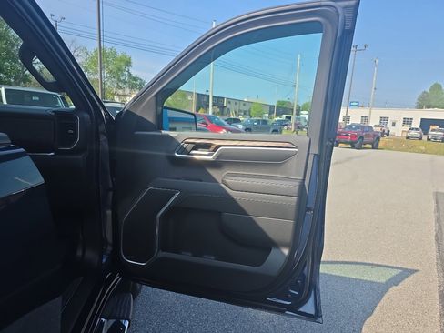 Used 2022 Chevrolet Silverado 1500 LT w/ Protection Package AWD/4WD image 14