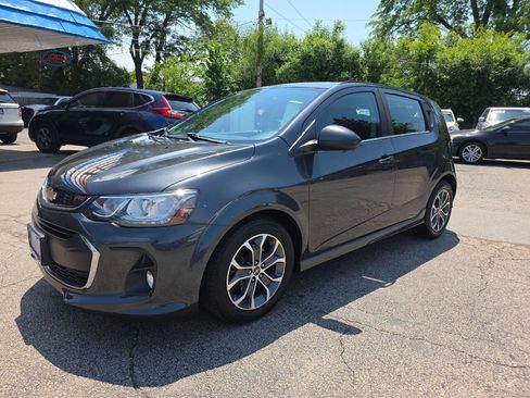 Used 2017 Chevrolet Sonic LT w/ Convenience Package FWD image 2