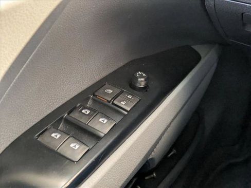 Used 2019 Toyota Camry LE image 15