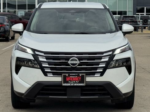 Used 2024 Nissan Rogue SV AWD/4WD image 7