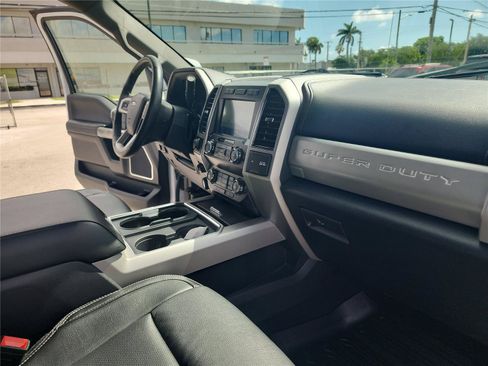 Used 2021 Ford F250 Lariat w/ Lariat Ultimate Package AWD/4WD image 26