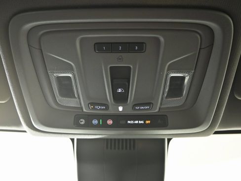 Used 2022 Chevrolet Silverado 1500 RST image 33